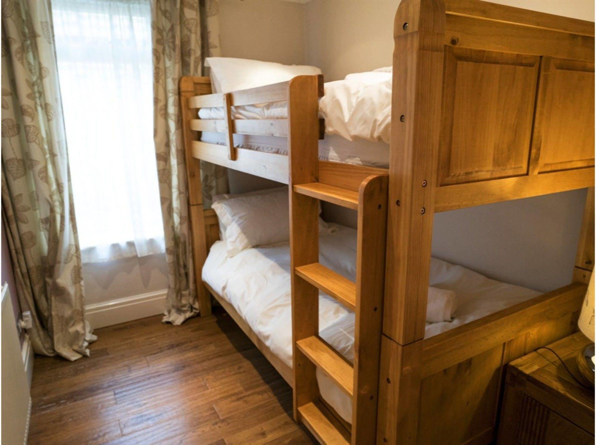 Guest house The Helaina Scarborough